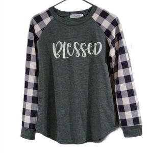 Moking  T-shirt long sleeves says medium Blessed
